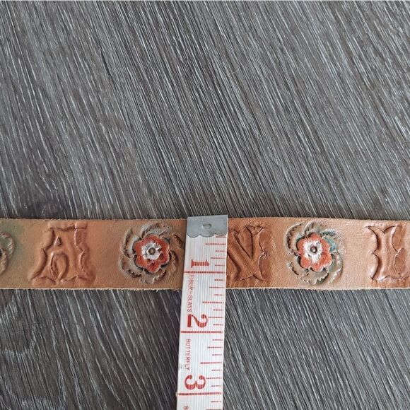 Vintage Tooled Leather Belt Customized "Janice" 34.5" Long - Picture 5 of 5
